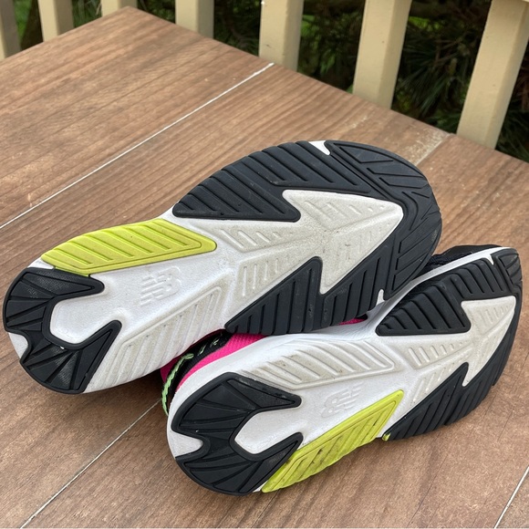 New Balance Kids' Rave Run V1 Lace-up Shoe Black/Pink/Lime 4.5 - Picture 4 of 5